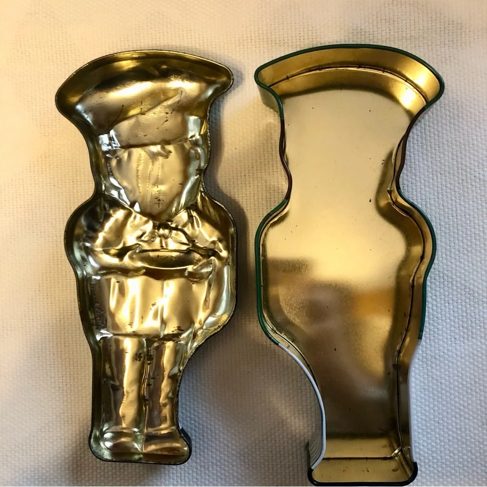 Coca-Cola Tin Delivery man coke bottles vintage